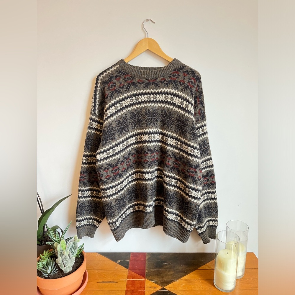 ETCHINGS ACRYLIC / WOOL SWEATER